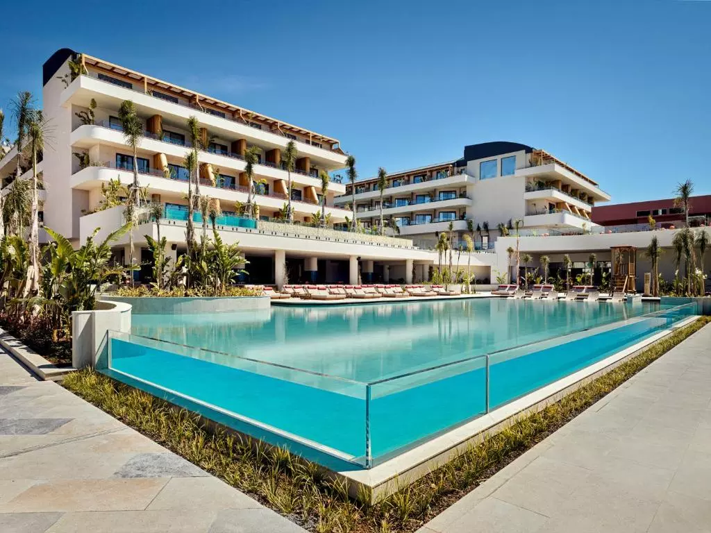 استخر روباز هتل ایکس او کیپ آرنا فتحیه